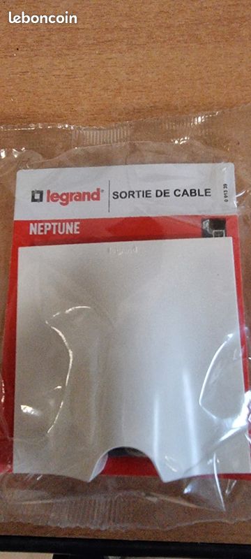 Sortie câble neuve (image 1)