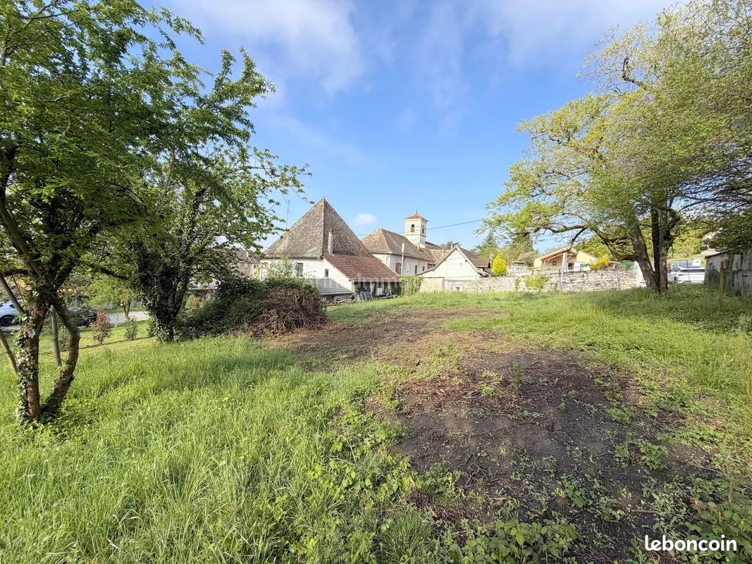 Terrain 630 m² · aux Avenières Veyrins-Thuellin · 630 m² · 67 000 €