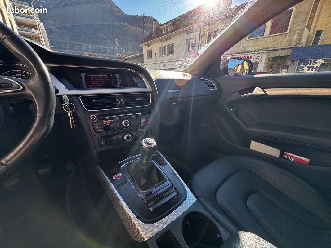 AUDI A5 A5 1.8 TFSI 177 Ambiente / première main / entretien complet Audi (image 25)
