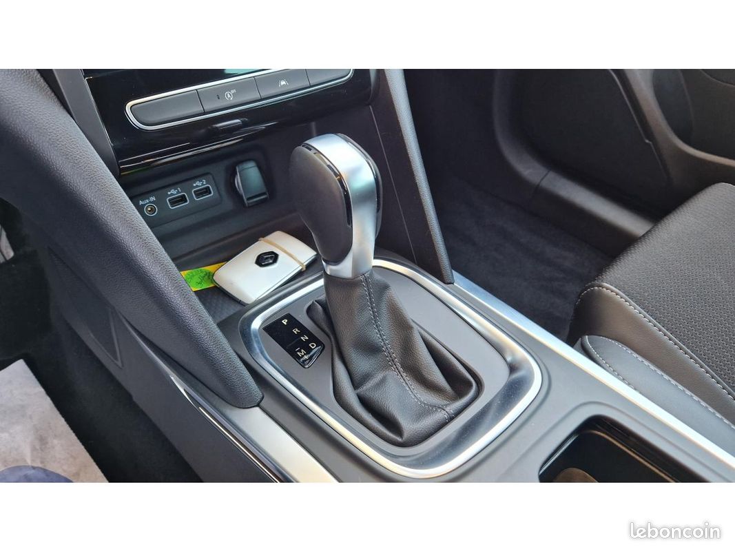 RENAULT MEGANE Mégane 1.5 Blue dCi - 115 - BV EDC 2023 IV BERLINE Techno PHASE 2 (image 48)