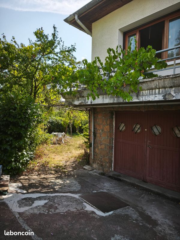 Maison 8 pièces 145 m² · à Caluire-Et-Cuire · 145 m² · 490 000 €
