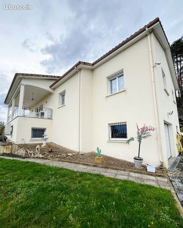 Villa 8 pièces 235 m²