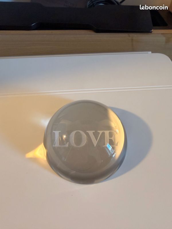 Sulfure Presse papier Mot LOVE (image 1)
