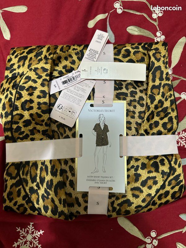 Ensemble pyjama en satin Victoria's secret Vêtements