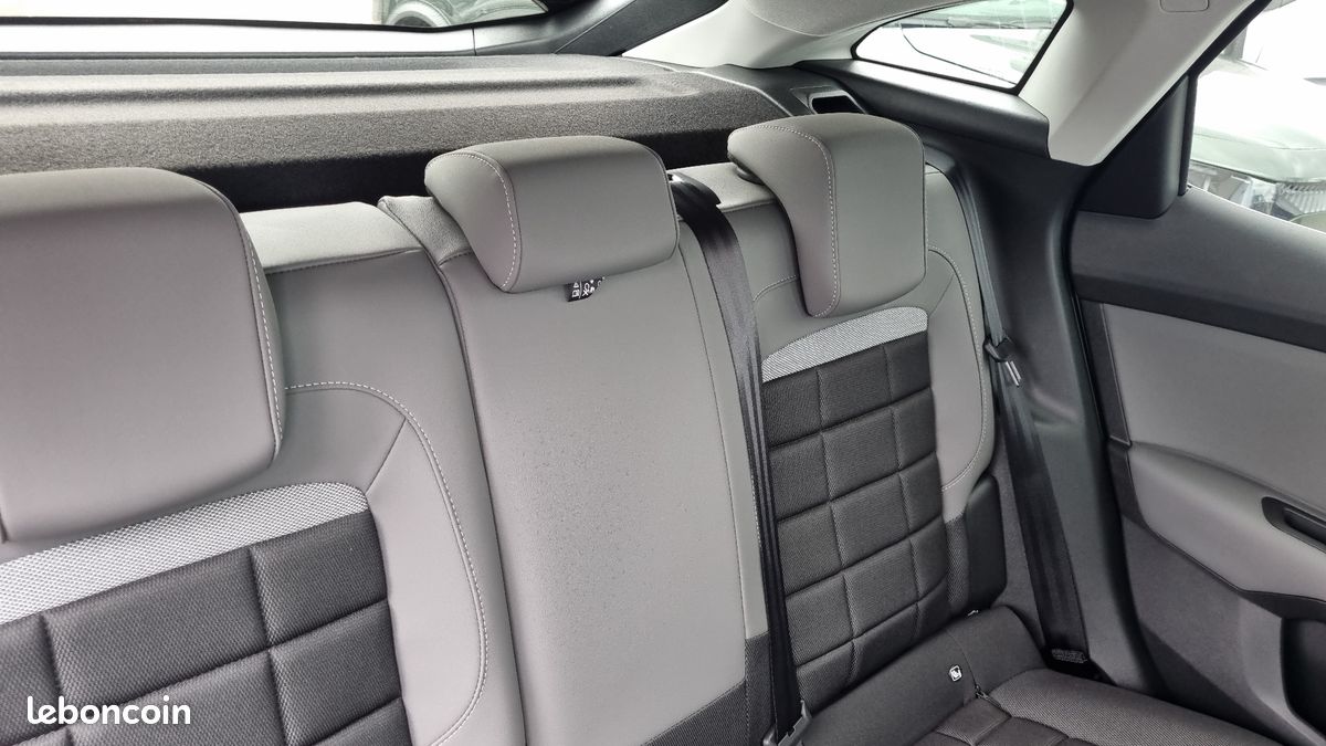 CITROEN C4 Hybride 145 e-DCS6 Collection (image 27)
