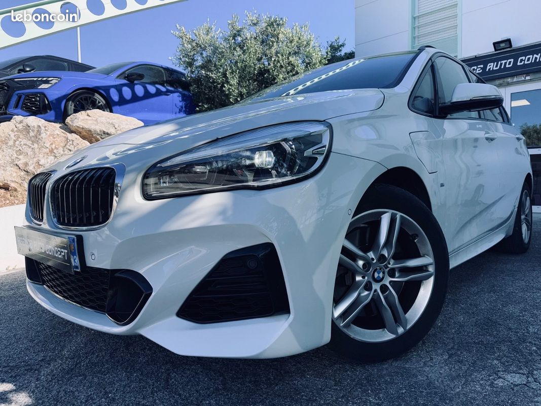 BMW SERIE 2 Active Tourer 1.5L 220CH 225 xe M Sport + SIEGES CHAUFFANTS + AFFICHAGE TETE HAUTE + HARMAN KARDON + CAMERA DE RECUL + GARANTIE 12 MOIS (image 1)