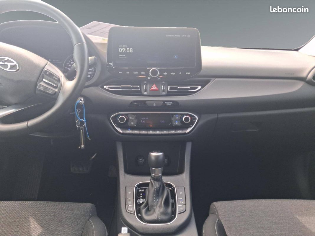 HYUNDAI i30 1.0 T-GDi 120 DCT-7 Hybrid 48V Creative (image 11)