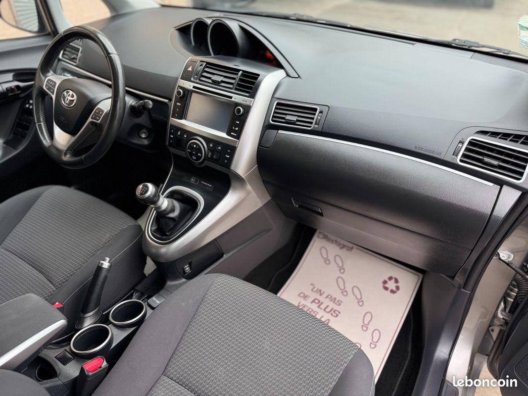 Toyota VERSO 1.6 D-4D 112CH Feel (image 25)