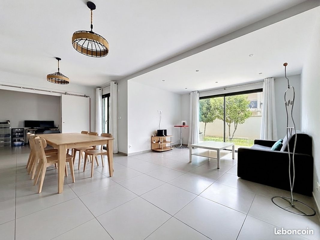 Maison 5 pièces 110 m² · à Chassieu · 110 m² · 529 000 €