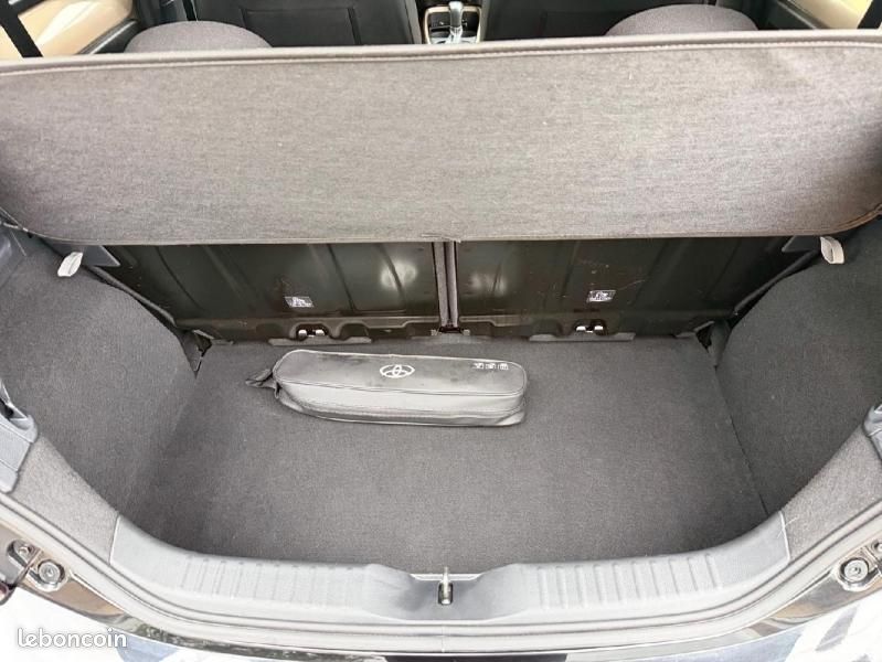 Toyota Aygo X 1.0 VVT-i 72ch Design S-CVT MY23 (image 10)