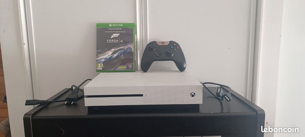 Xbox one s (image 1)
