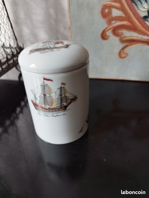 Pot avec couvercle, bonbonnière ou boîte à thé ou boîte à coton en porcelaine de limoges (Voilier (image 7)