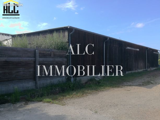 Parking/box 350 m² Saint-Germain-du-Corbéis