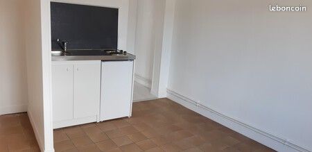 Appartement 1 pièce 28 m² · à Reims · 28 m² · 374 €