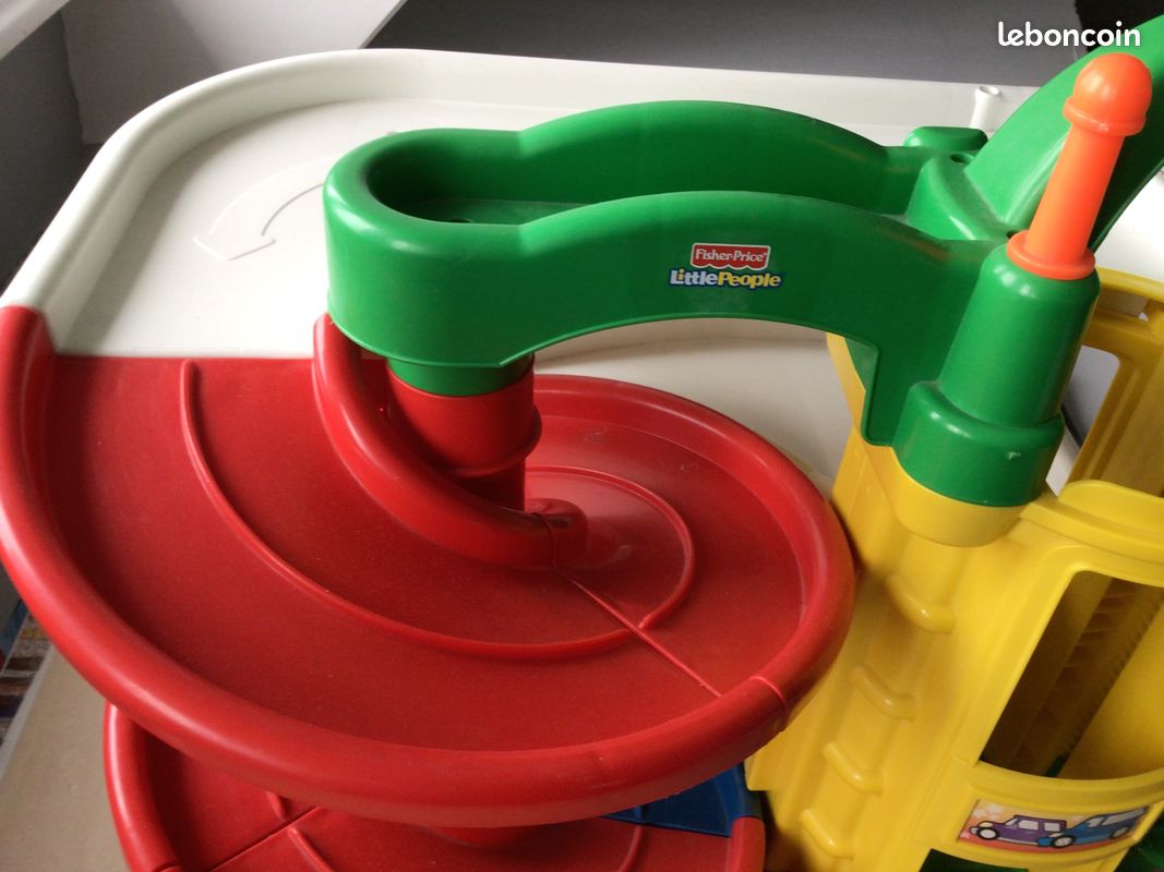 Garage Fisher price parfait état (image 3)