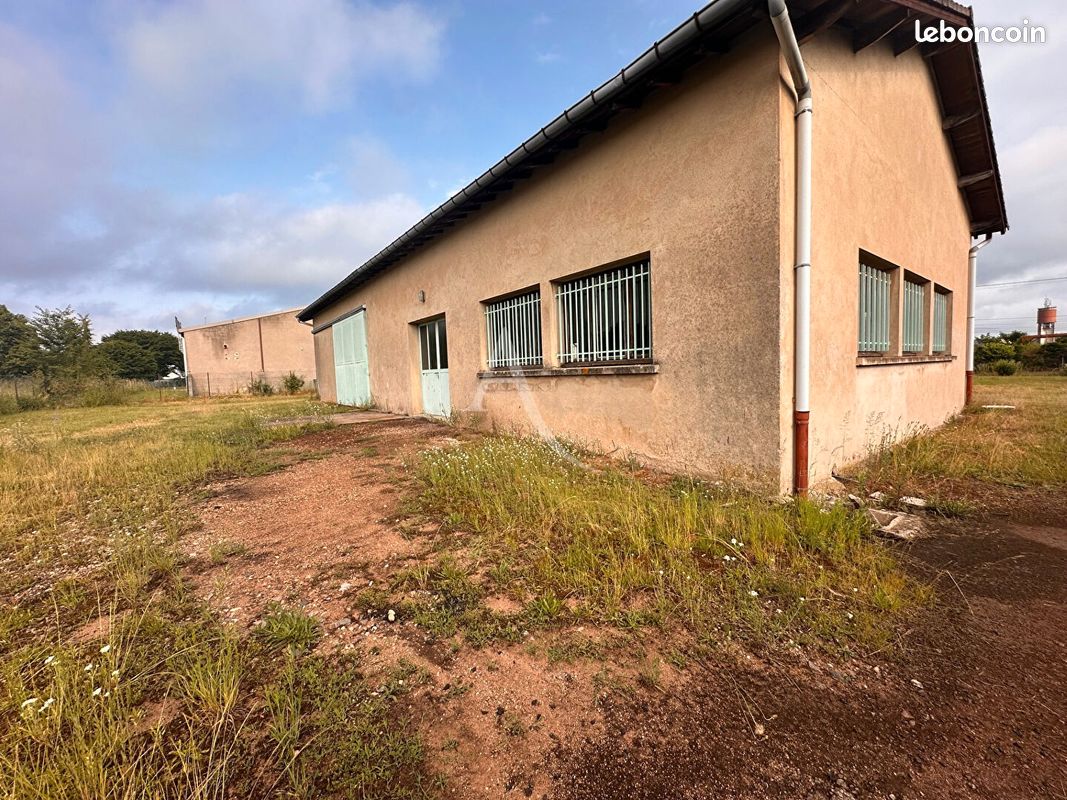 Local 184 m² CHANTEHEUX (image 3)
