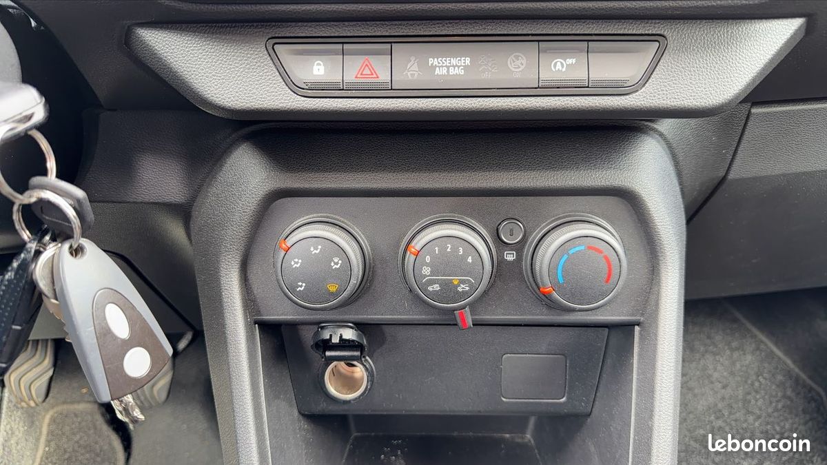 Dacia Sandero 1.0 SCe 65 Essentiel (image 13)