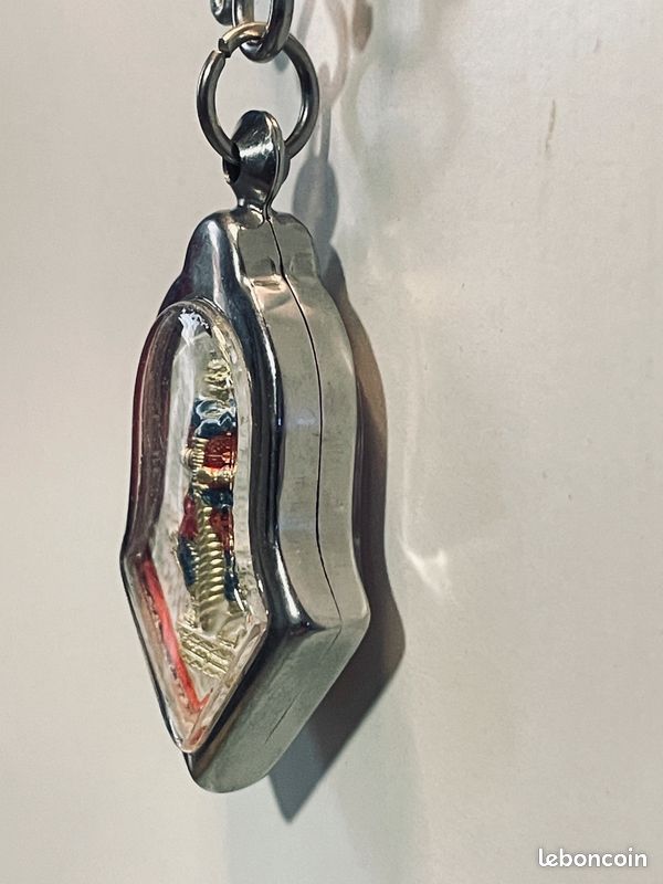 044 Collier Pendentif amulette thaïlandaise talisman Thao Wessuwan derrière Rahu Keep Moon (image 4)