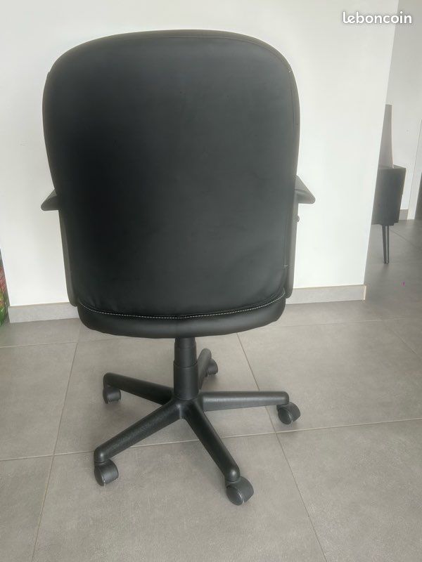 Chaise de bureau à roulettes (image 3)