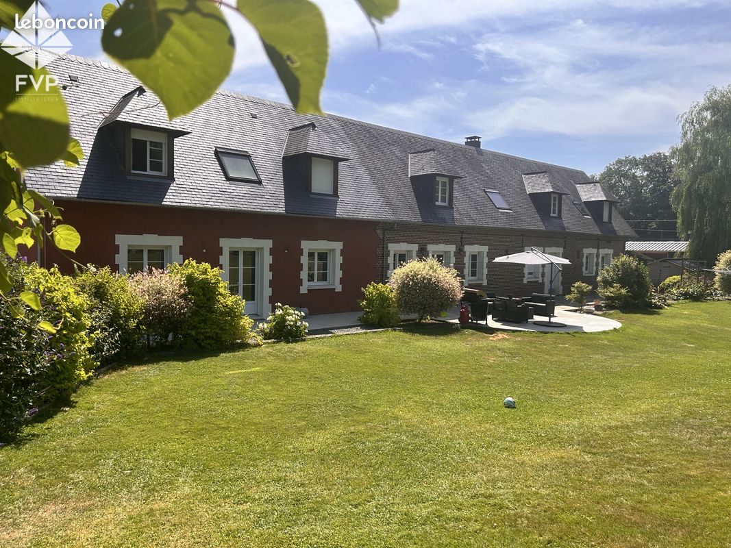 Maison 10 pièces 250 m² · à Saint-Vaast-Dieppedalle · 250 m² · 460 000 €