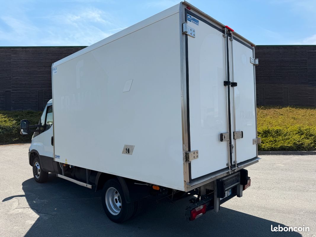 Iveco 35C14 caisse frigorifique porte latérale largeur 2.05m (image 2)