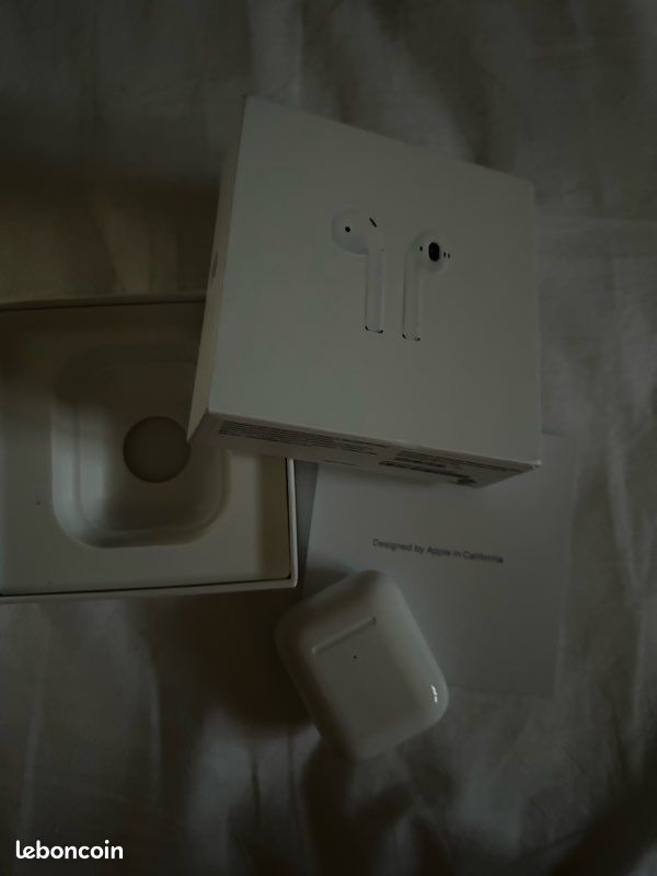 Airpods (image 2)