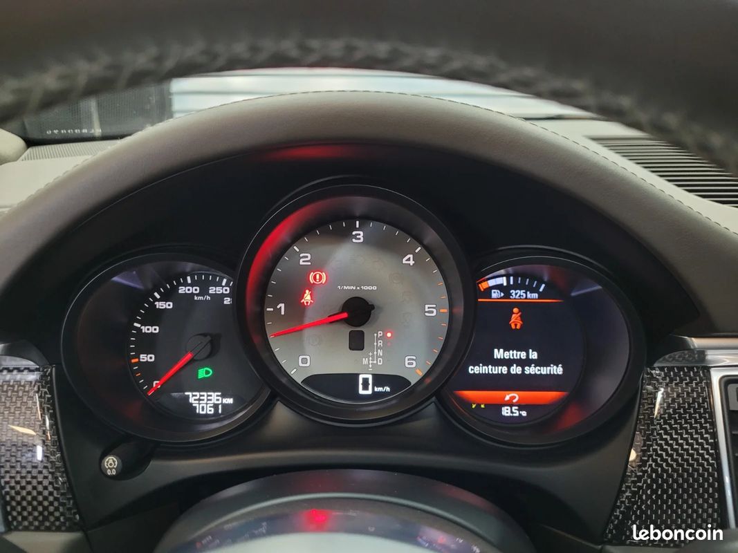 PORSCHE MACAN Diesel 3.0 V6 258 ch S PDK / SUPERBE ETAT - 2EME MAIN - ENTRETIEN PORSCHE - TOIT OUVRANT - BOSE (image 24)