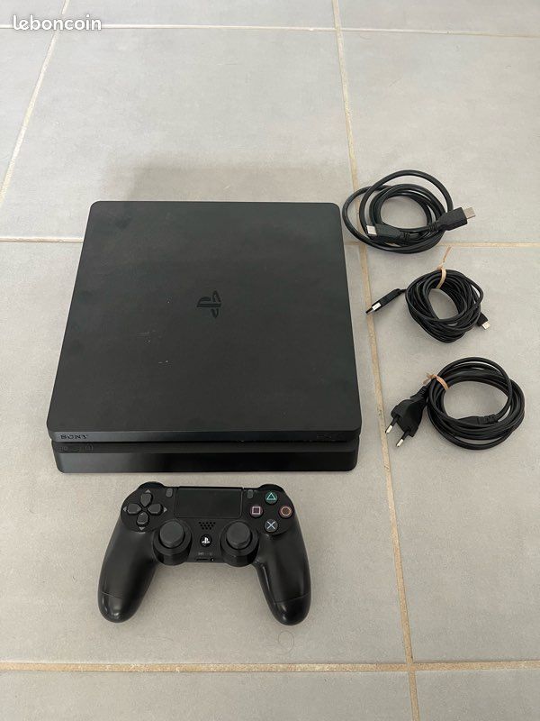 Console PS4 Slim 500Go Noire – Avec Manette Et Câbles – OS 9.60 – Garantie 1 An (occasion)