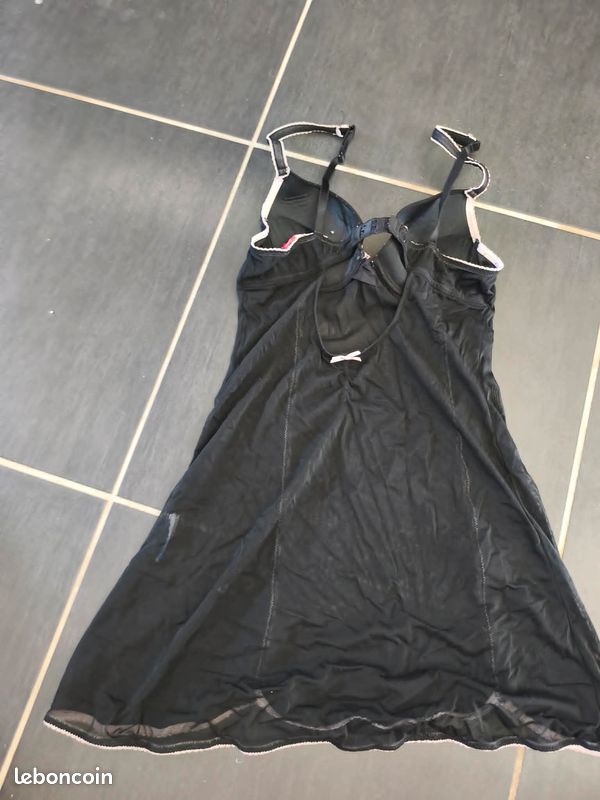 Nuisette pour femme , noir et blanc , sexy et gourmand pour romantique , taille L. Occasion mais proche du neuf (image 1)