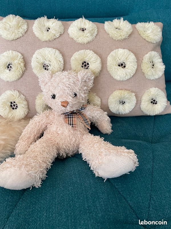Très joli ours en peluche (image 3)