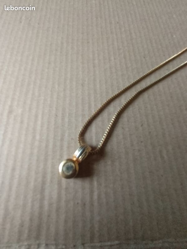 Collier et son pendentif rond (image 2)
