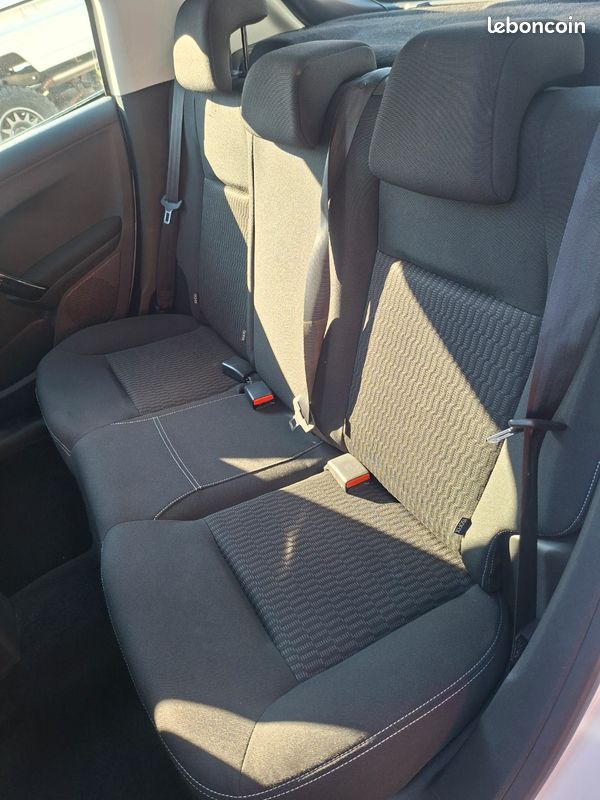 Peugeot 208 hdi 100 cv (image 5)