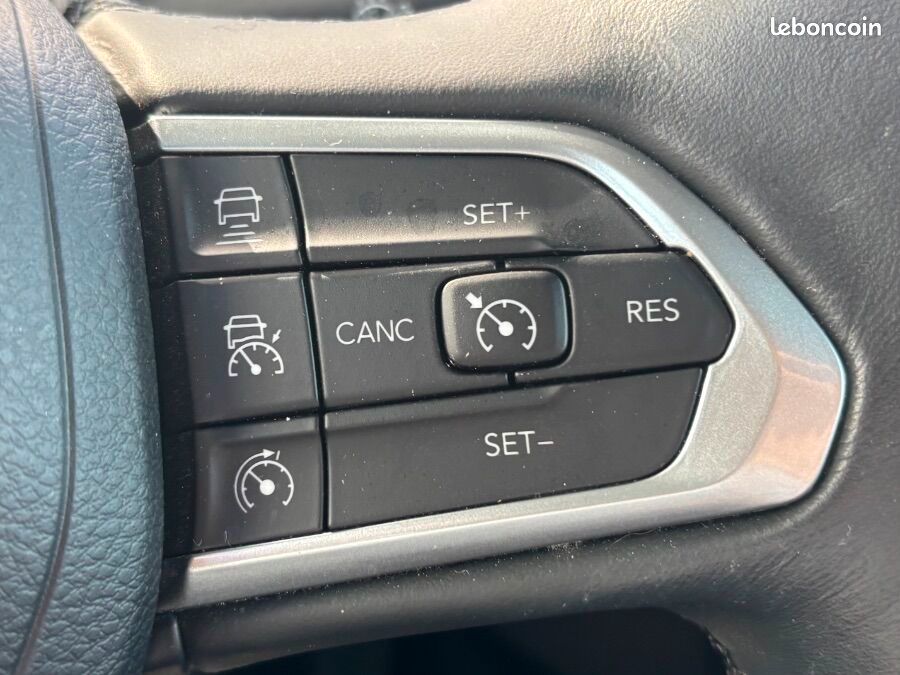 Jeep Renegade 1.5 e-HYBRID 130 BVM6 MHEV SUMMIT JA18 Caméra Attel (image 25)