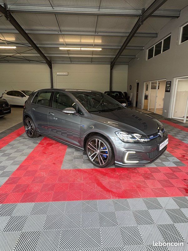 VOLKSWAGEN GOLF 7.5 GTE 204cv DSG6 HYBRIDE 5 Portes (image 1)