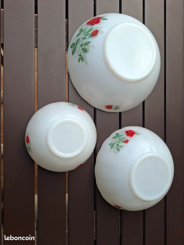 Lot De 2 Grands Saladiers En Porcelaine Floralis – Motif Roses / Dorures