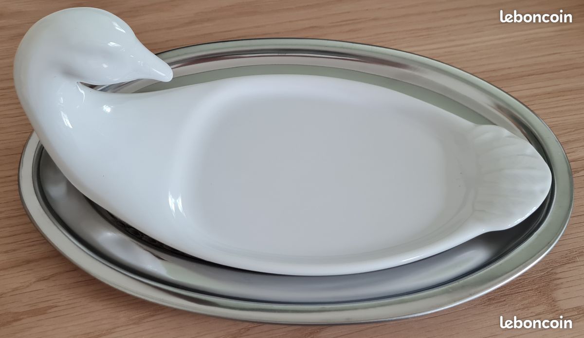 Plat creux pour foie gras tête de canard en porcelaine vintage marque Revol neuf - Arts de la table