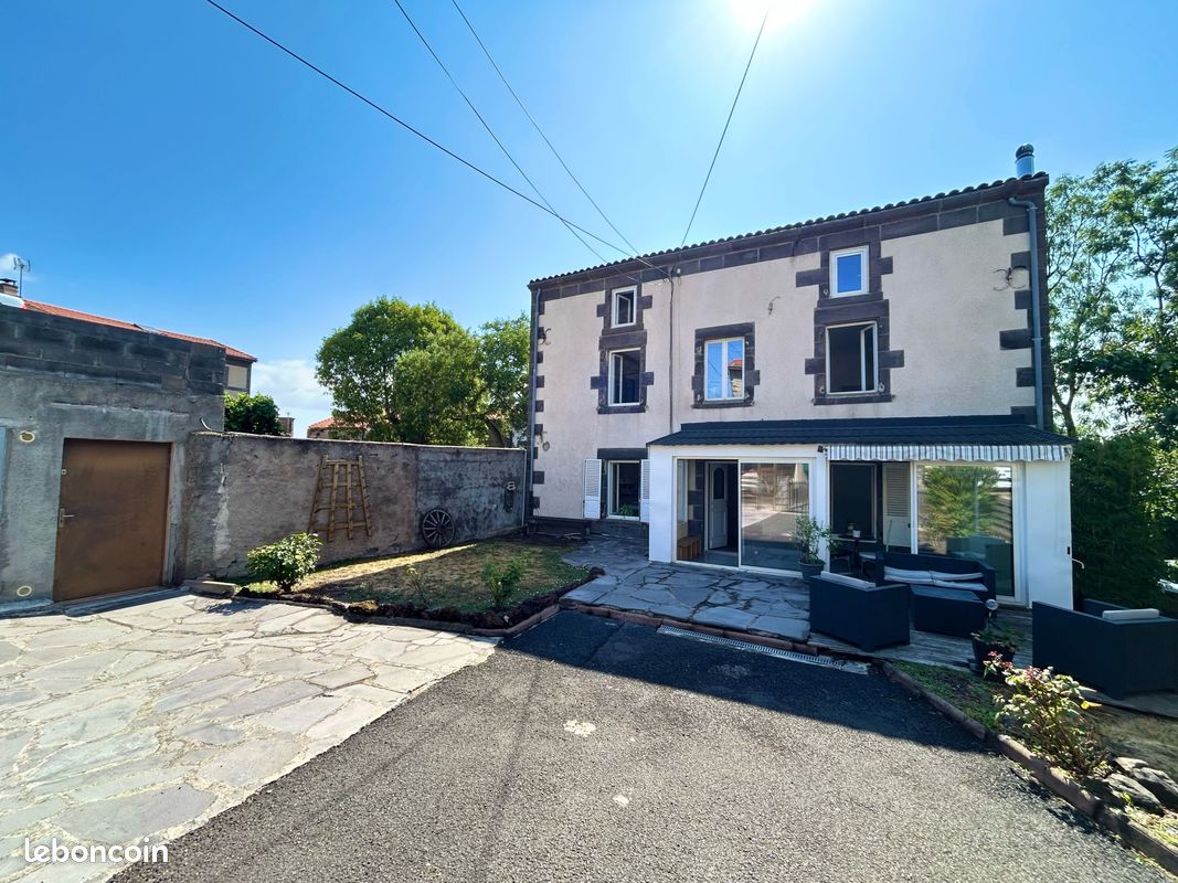 Maison 4 pièces 101 m² · à Châteaugay · 101 m² · 244 000 €