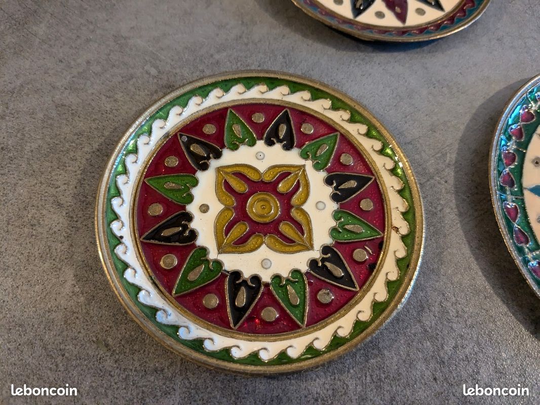 8 coupelles laiton et émaux cloisonnés (image 9)