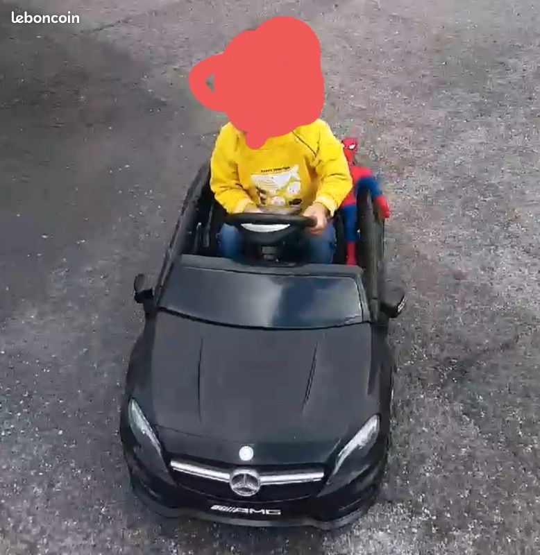 Voiture pour enfant avec télécommande (image 1)