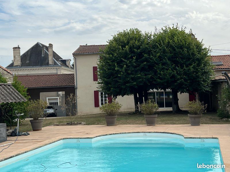 Maison 7 pièces 190 m² · à La Crèche · 190 m² · 389 000 €