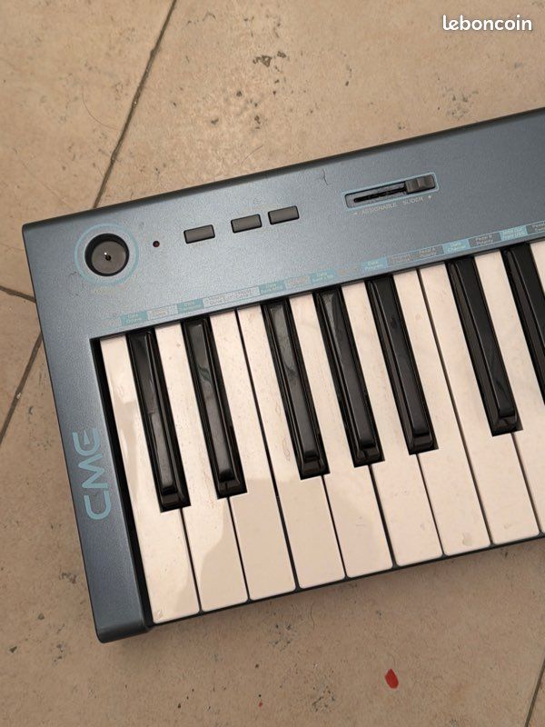 Piano (image 2)
