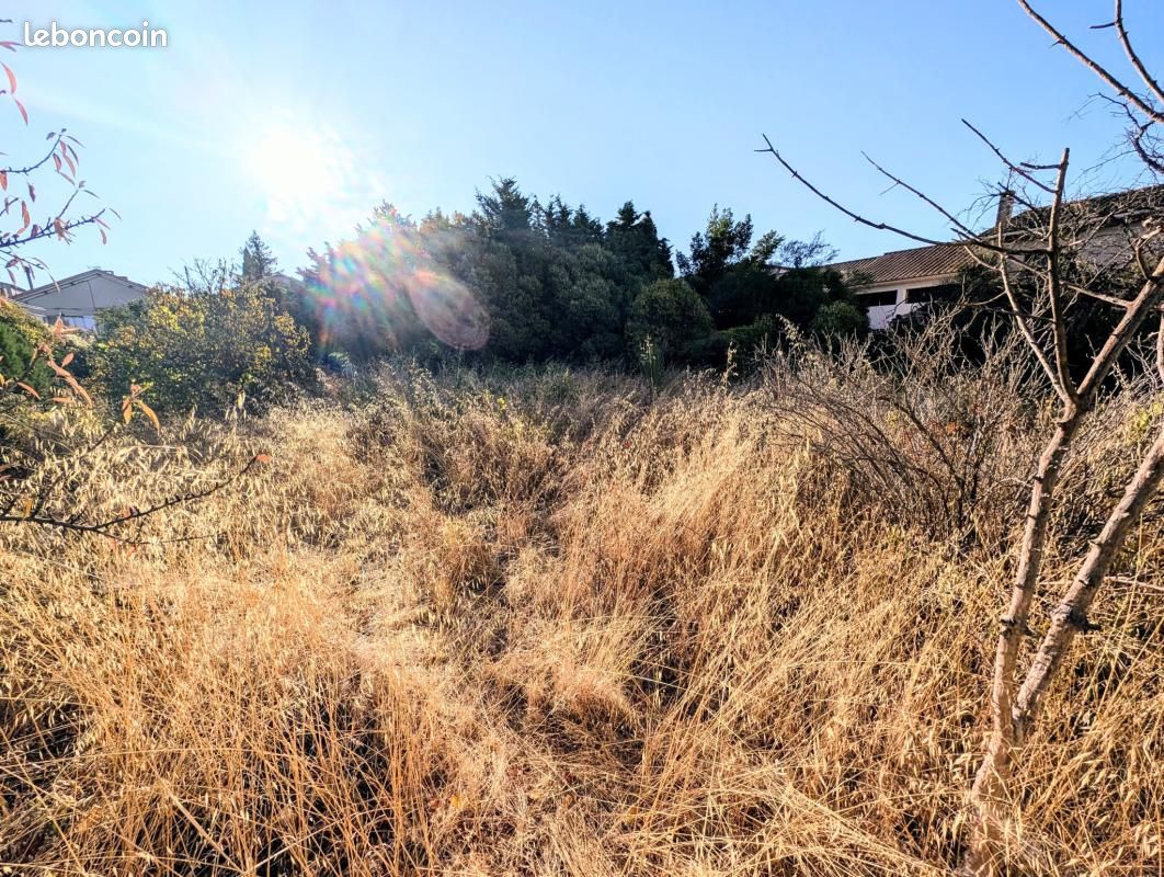 Terrain 226 m² · à Pertuis · 128 000 €