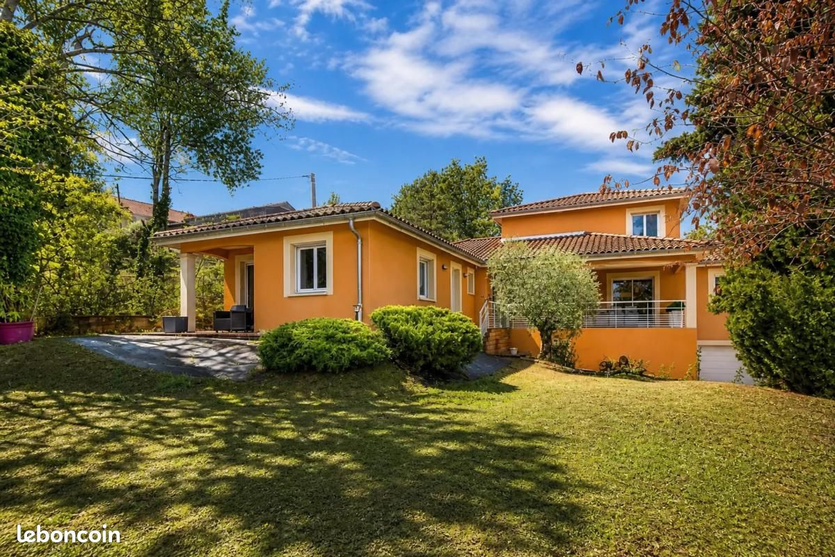 Maison 8 pièces 288 m² · à Chazay-d'Azergues · 288 m² · 850 000 €