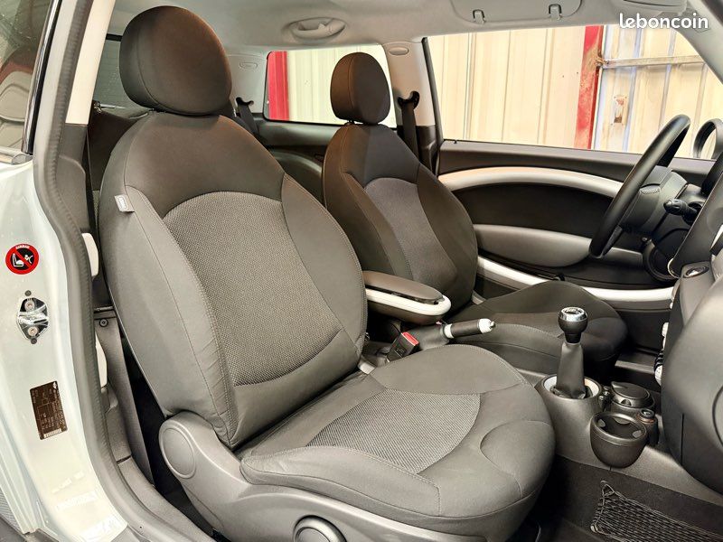 MINI COOPER D 110 CH BV6 SIEGE CHAUFFANT / CLIM 112.512km (image 10)