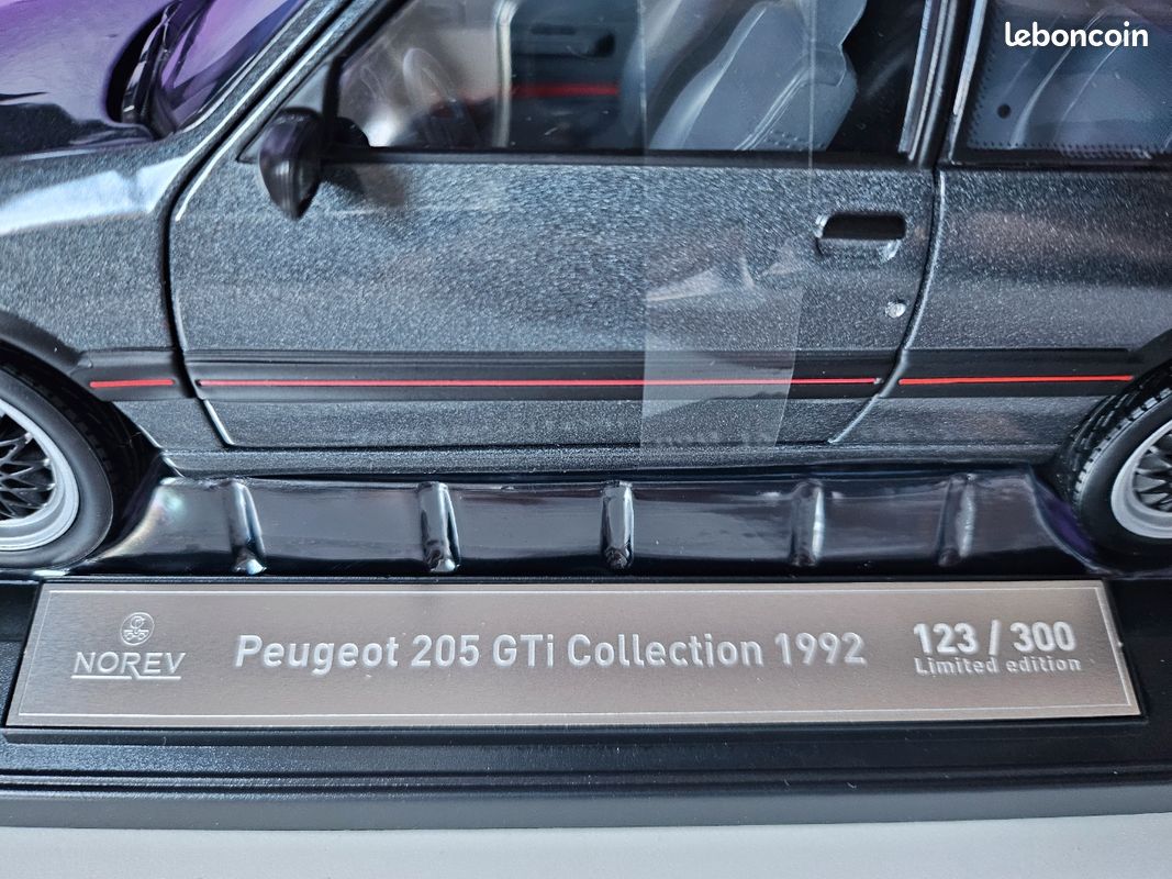 Miniature Peugeot 205 GTI 1988 Noir 1:54 Norev - Modèle Collection Métal - Réf. 310527