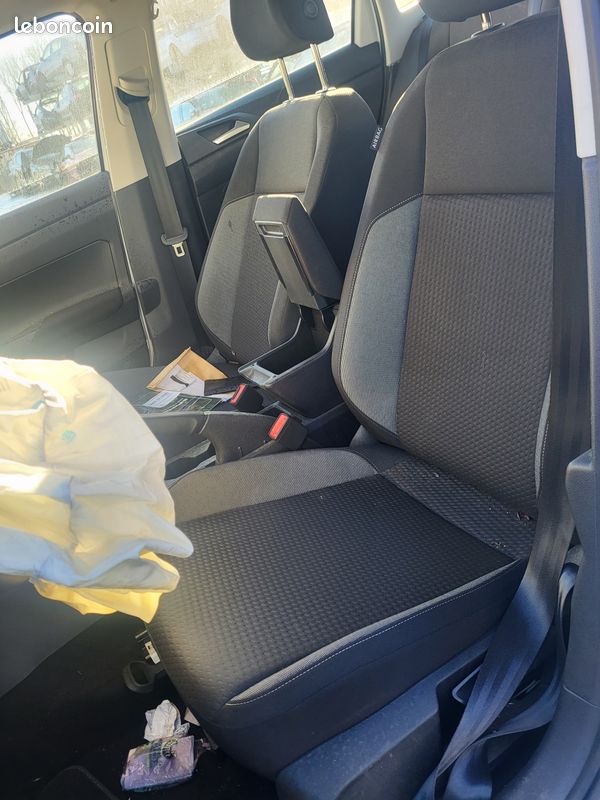 Volkswagen taigo tsi 110cv life plus accidentée (image 5)