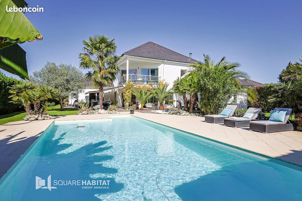 Maison 8 pièces 226 m² · à Bénéjacq · 226 m² · 652 000 €
