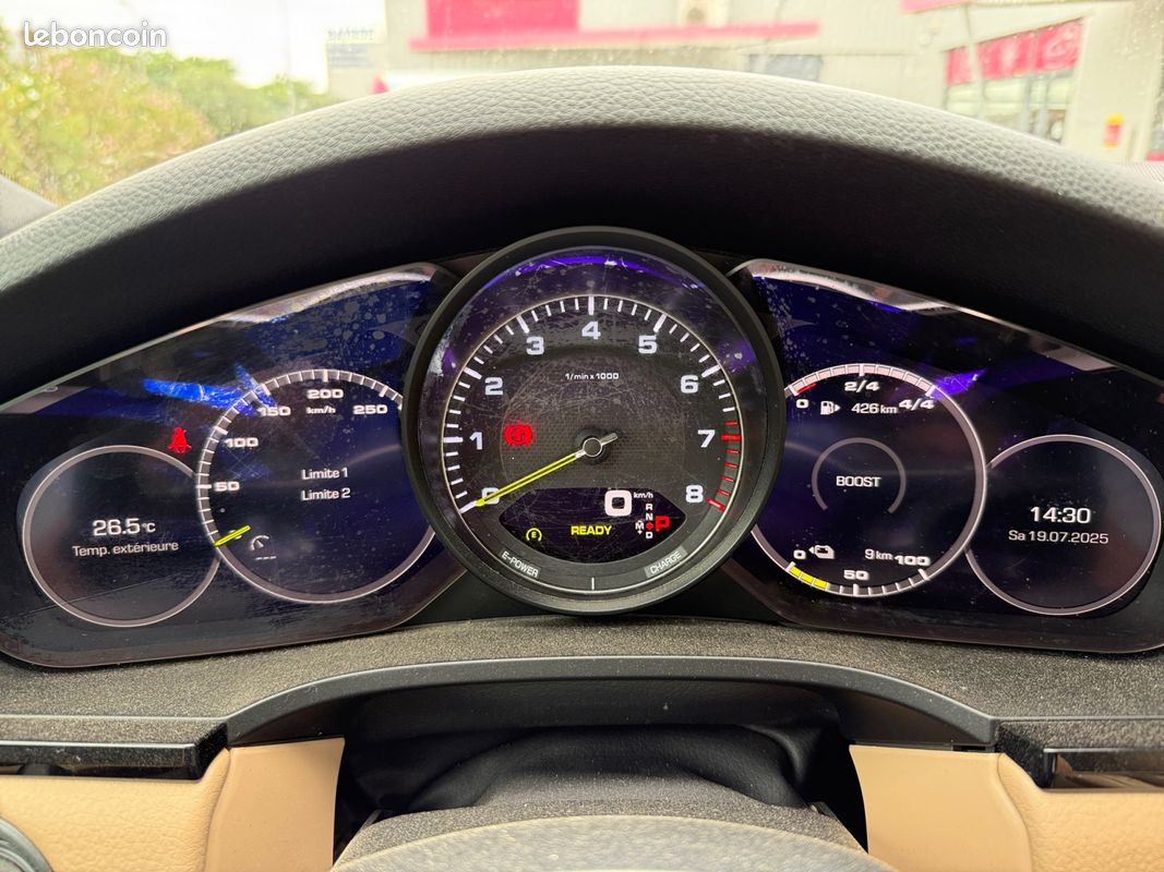 PORSCHE CAYENNE 3.0 V6 E-HYBRID COUPE - 340Ch - Toit ouvrant Pack Chrono Siège 18 positions Garantie 12 mois (image 16)