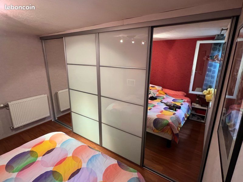 Vends portes de placard coulissantes avec grands miroirs (image 1)