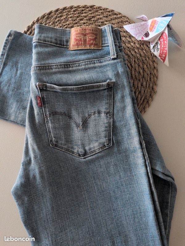 Jeans Levi's Slimming Straight 26 (image 1)